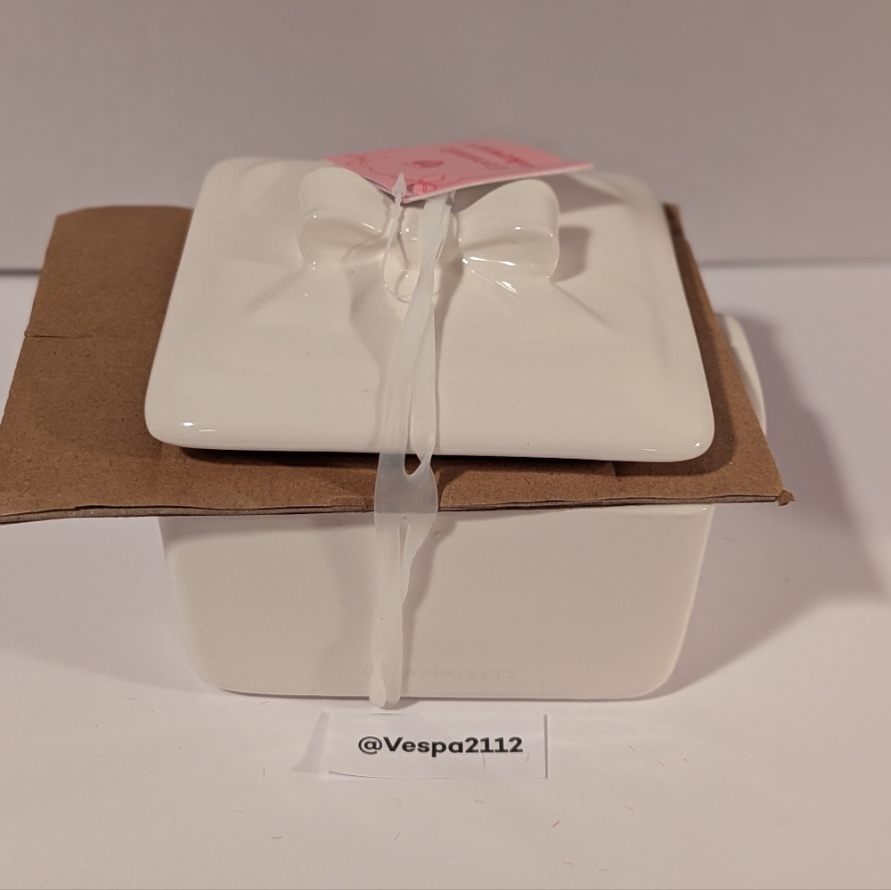 Target Bullseye Playground Valentines Bow Bakeware White Ceramic Baking Dish